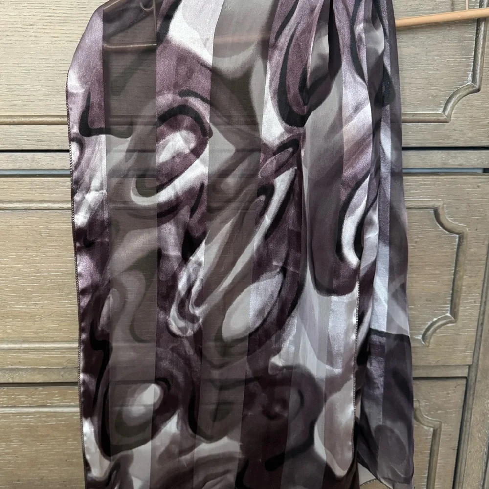 Abstract Patterned Scarf - Picture 2 of 5